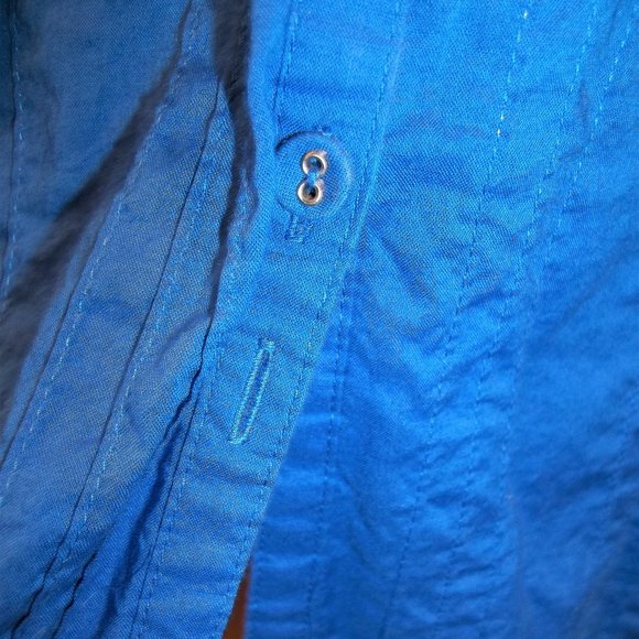 St. John's Bay Womens Top Blouse Size Large V-Neck Buttons Ruffles Sheer Blue - Picture 4 of 6